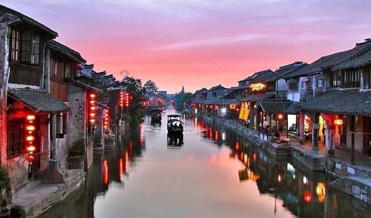 沈从文转入精神病院,张兆和转身离去,晚年她已认不出丈夫的模样